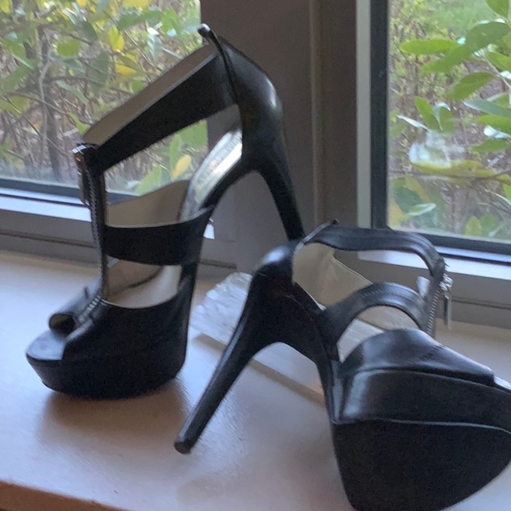 Michael-Kors Berkeley Heels ( No Further Discounts) View 6